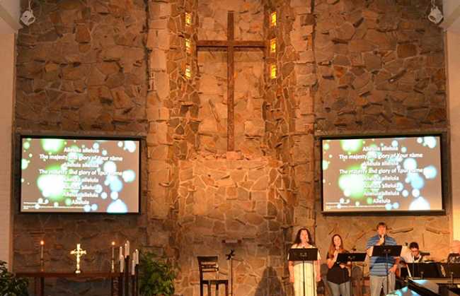 Placentia Presbyterian Church Deploys Eiki Projectors