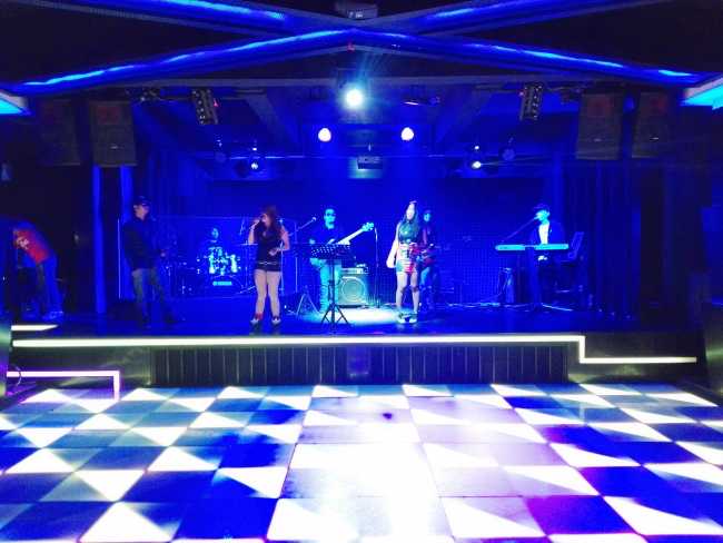 Radiotronic outfits Tonight Entertainment Center