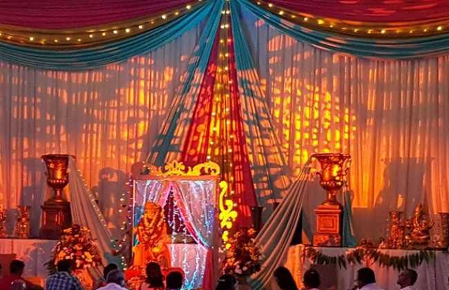 Rogues light up Hanuman Chalisa celebration