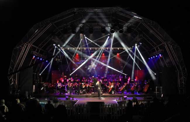 FNB Starlight Pop Opera lights up Chris Saunders Park