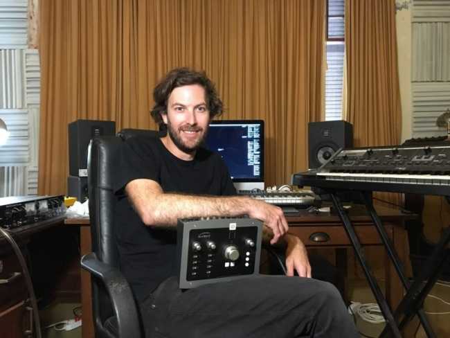 Haezer records debut album with iD22