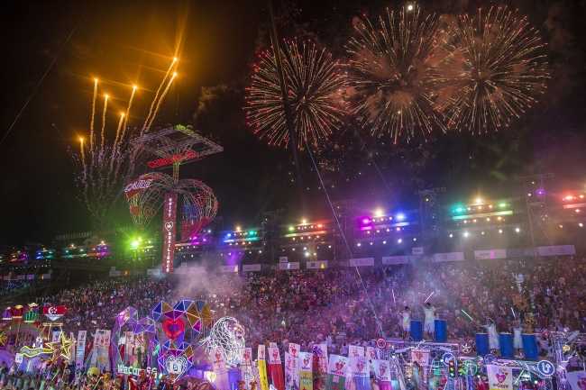 Robe lights the way for Singapore’s Chingay Parade