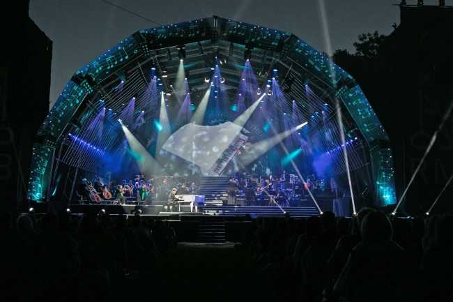 Gearhouse sets the stage for Starlight Classics