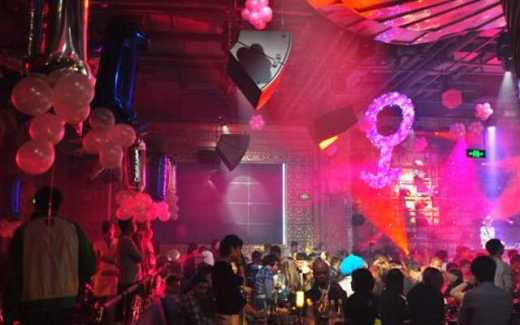 Show Bar gets Clair Brothers