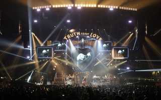 L-Acoustics tours with P!nk