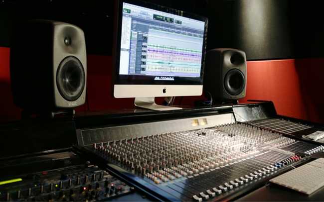 SSR Jakarta brings Allen & Heath into the classroom