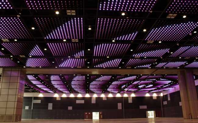 Suntec Singapore installs customisable Martin LED ceiling