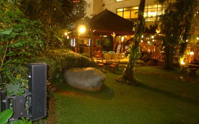 JBL blends into the surroundings at the Intercontinental Jakarta
