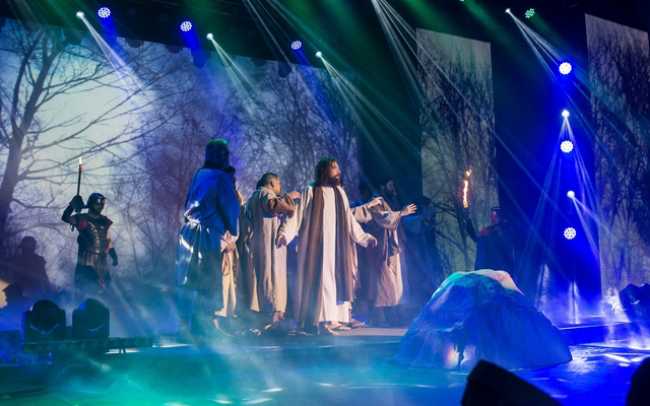 Illuminate deploys full Elation Rig for 'The Thorn' 